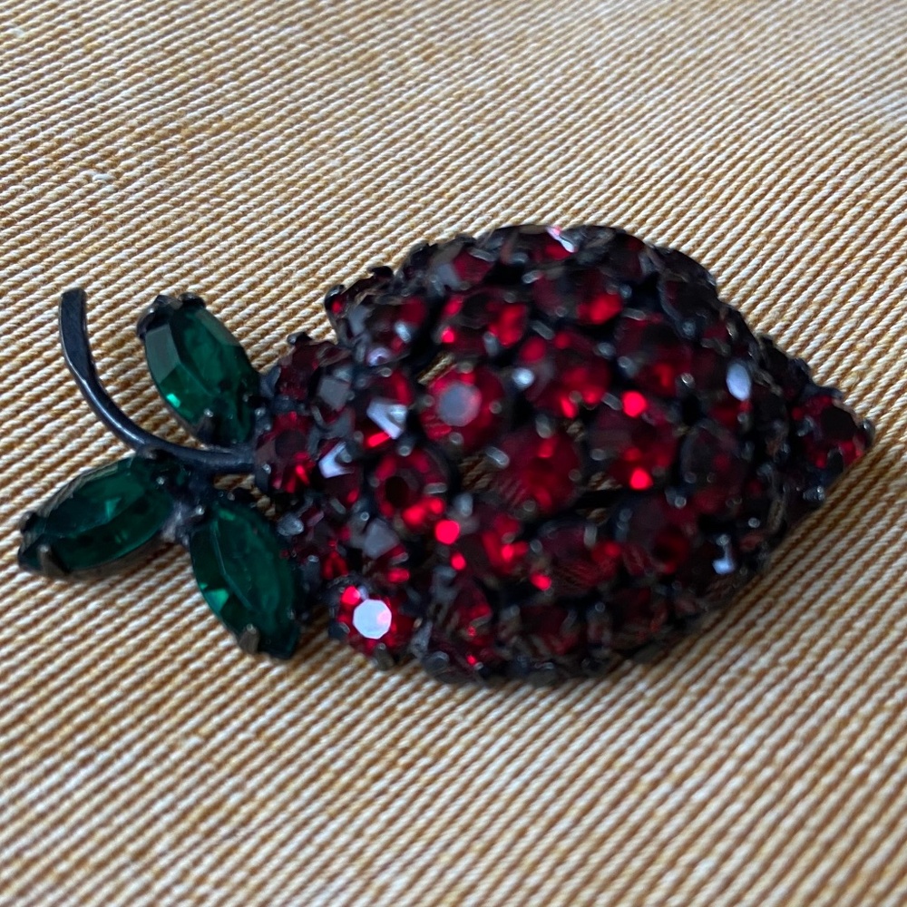 Vintage Rhinestone Strawberry Brooch, Pin; Perfect; Giftable; Warner; 1950s